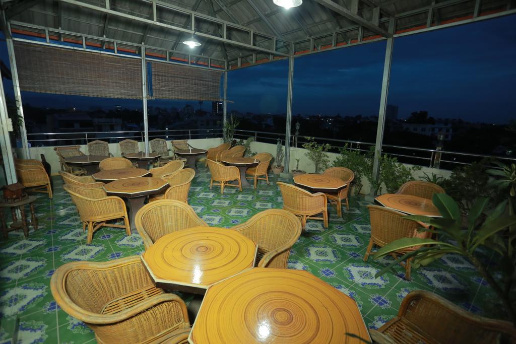 Golden Dream Hotel Mandalay Exterior photo
